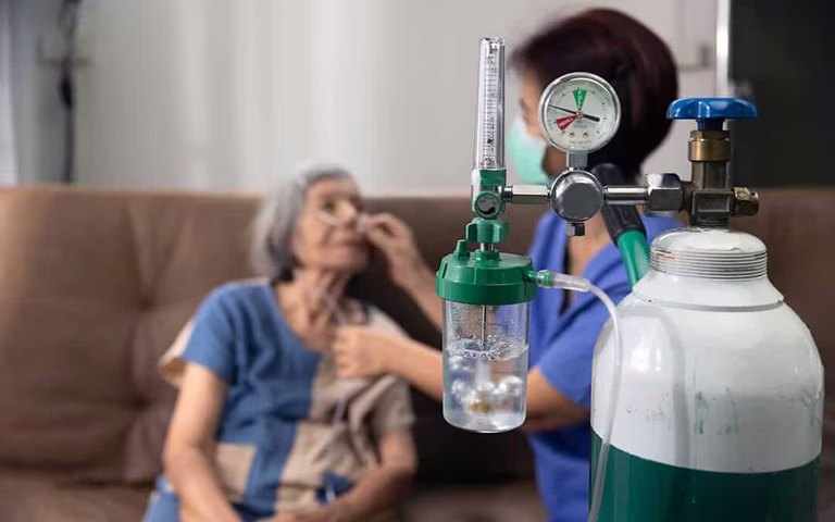 Oxygen Element and O₂ Gas: Properties, Uses, Safety, and Toxicity