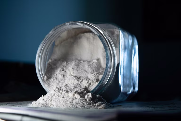 Silicon Dioxide in Food and Supplements: Safety, Uses, and Real Risks